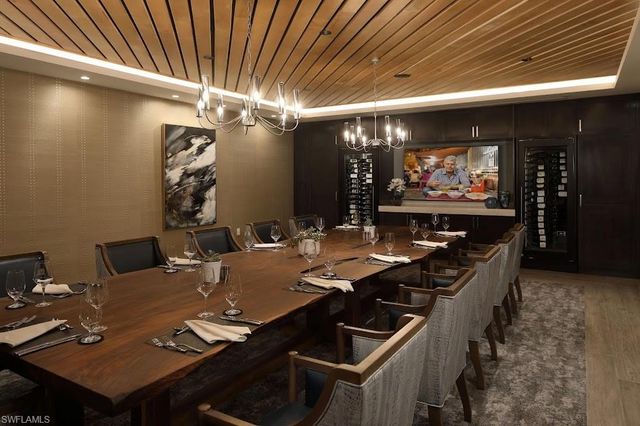 100 Wyndemere Way Apt 203, Naples, FL 34105