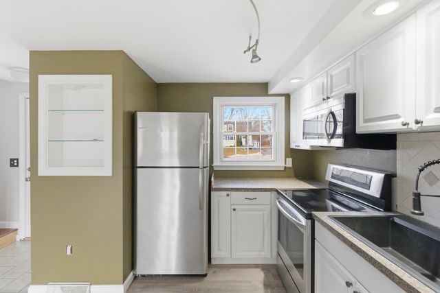 25 Kern Drive, Nashua, NH 03060