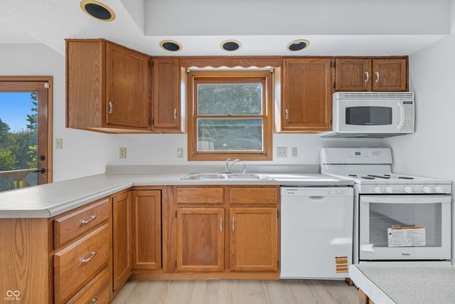 1525 Timber Village Drive, Greenwood, IN 46142
