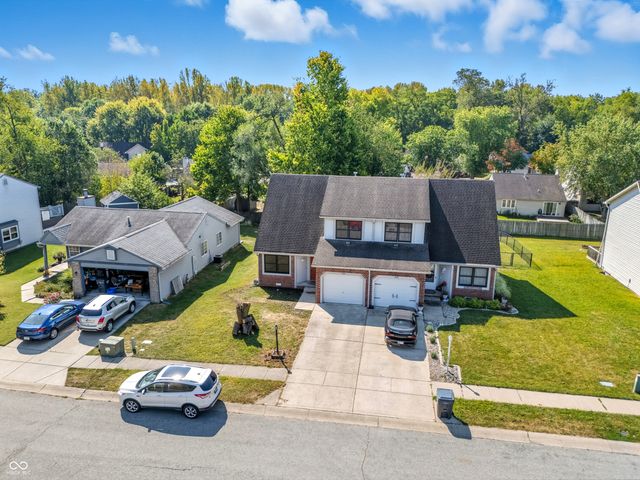 1525 Timber Village Drive, Greenwood, IN 46142