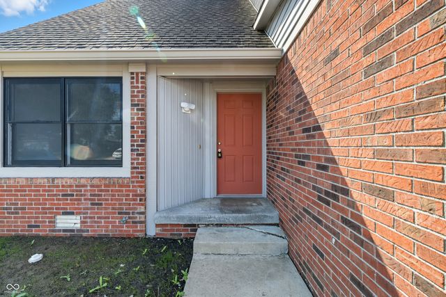 1525 Timber Village Drive, Greenwood, IN 46142