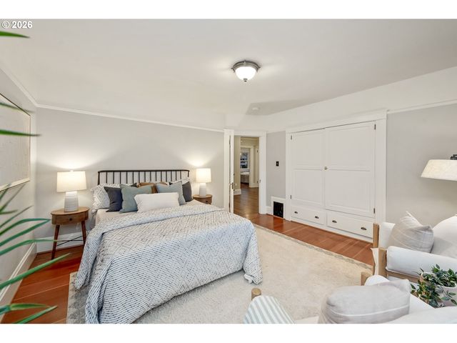 2536 Ne 17TH Ave, Portland, OR 97212