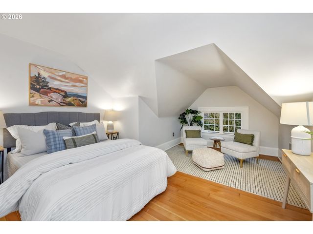 2536 Ne 17TH Ave, Portland, OR 97212