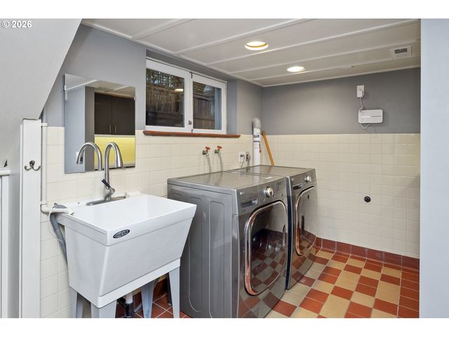 2536 Ne 17TH Ave, Portland, OR 97212