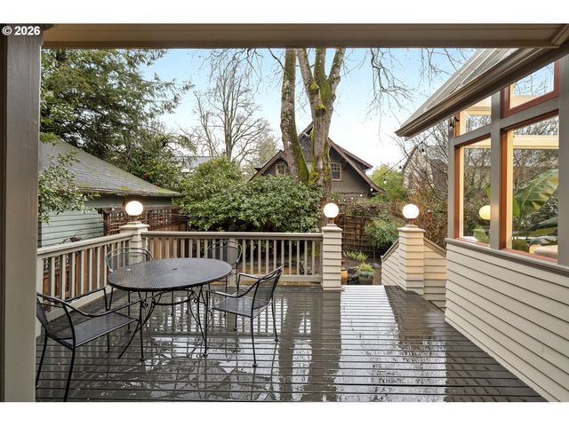 2536 Ne 17TH Ave, Portland, OR 97212