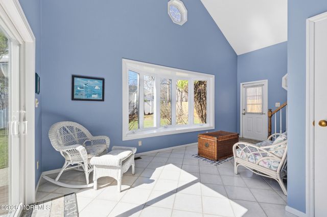 3 Manalapan Woods Drive, Manalapan, NJ 07726