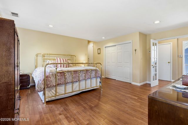 3 Manalapan Woods Drive, Manalapan, NJ 07726