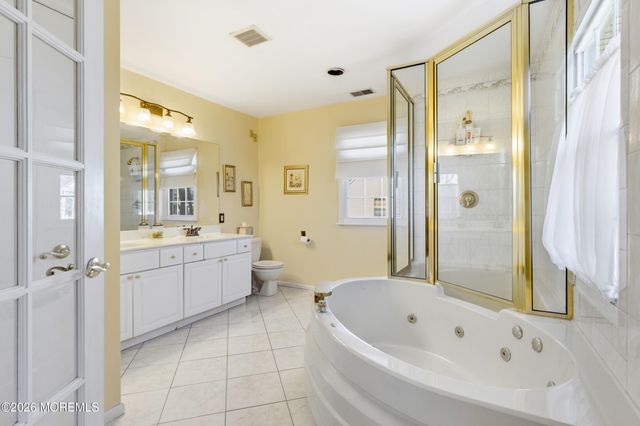 3 Manalapan Woods Drive, Manalapan, NJ 07726