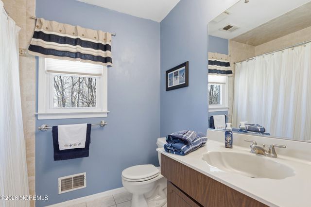 3 Manalapan Woods Drive, Manalapan, NJ 07726