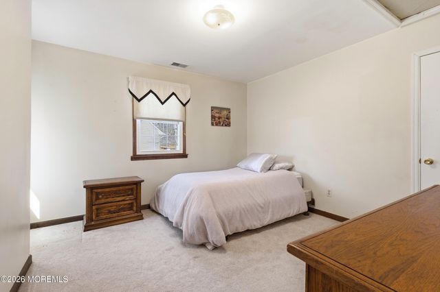 3 Manalapan Woods Drive, Manalapan, NJ 07726