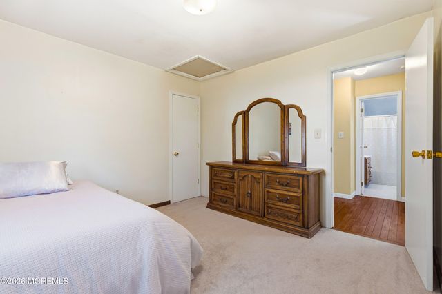 3 Manalapan Woods Drive, Manalapan, NJ 07726