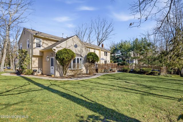 3 Manalapan Woods Drive, Manalapan, NJ 07726