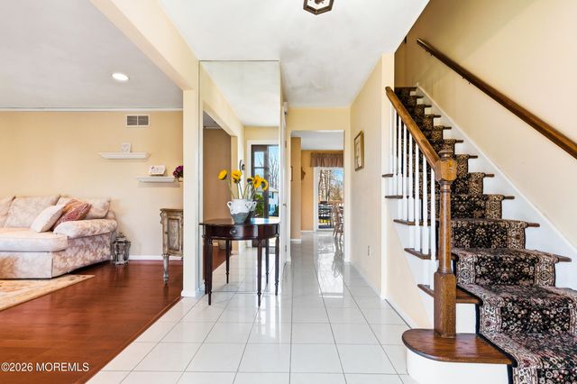 3 Manalapan Woods Drive, Manalapan, NJ 07726