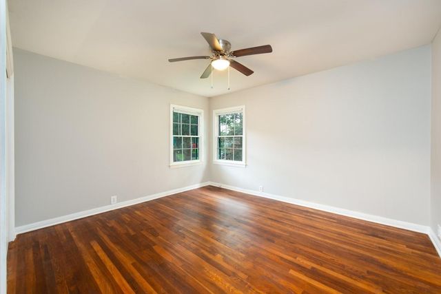 1702 W Crockett Street, La Marque, TX 77568