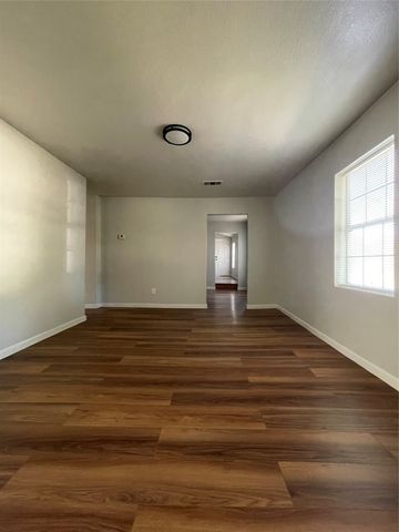 1041 Bradfield Road, Dallas, TX 75217