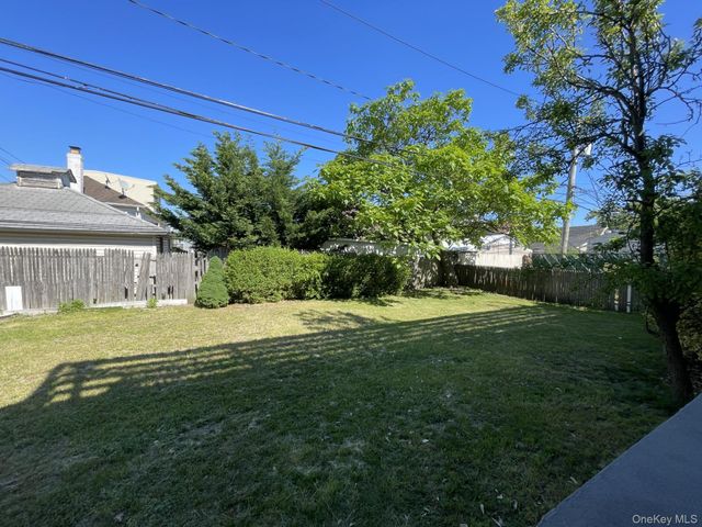 41 Ostend Road, Island Park, NY 11558