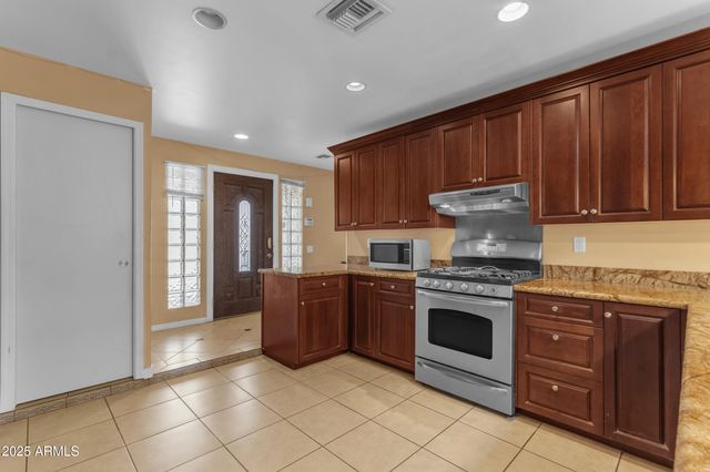 7131 E CHOLLA Street, Scottsdale, AZ 85254