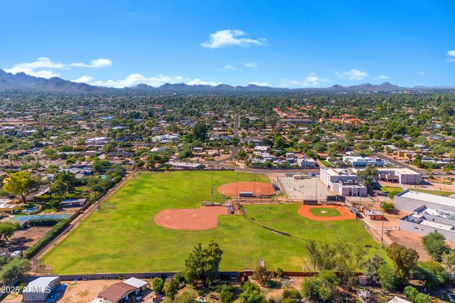 7131 E CHOLLA Street, Scottsdale, AZ 85254