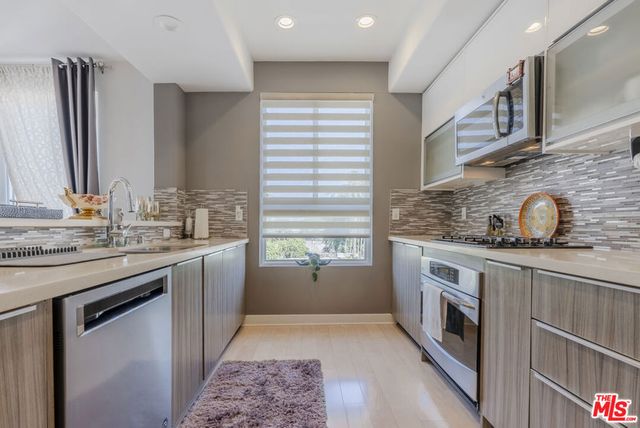 11115 Acama Street 3, Studio City, CA 91602