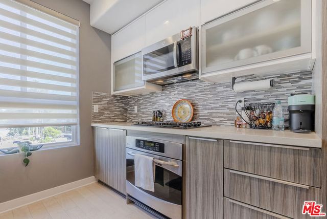 11115 Acama Street 3, Studio City, CA 91602