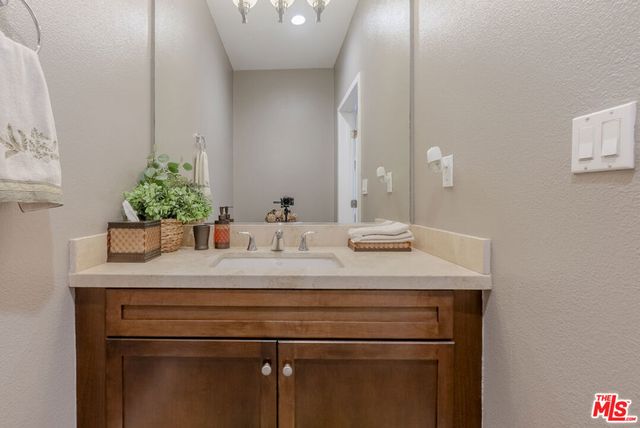 11115 Acama Street 3, Studio City, CA 91602
