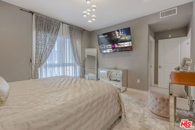 11115 Acama Street 3, Studio City, CA 91602