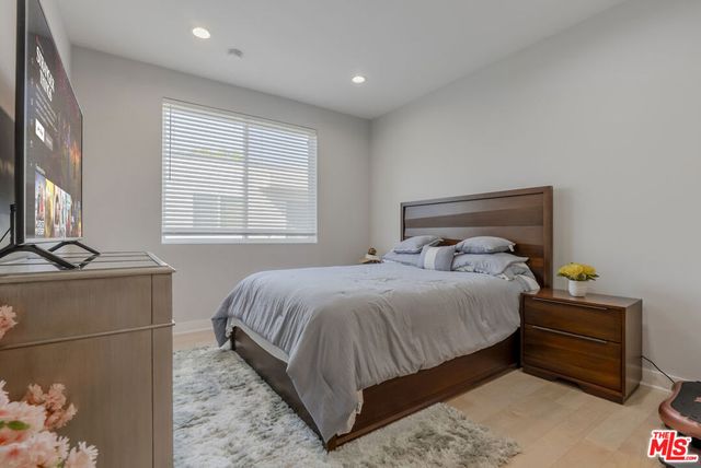 11115 Acama Street 3, Studio City, CA 91602