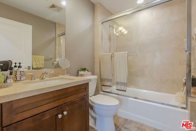 11115 Acama Street 3, Studio City, CA 91602