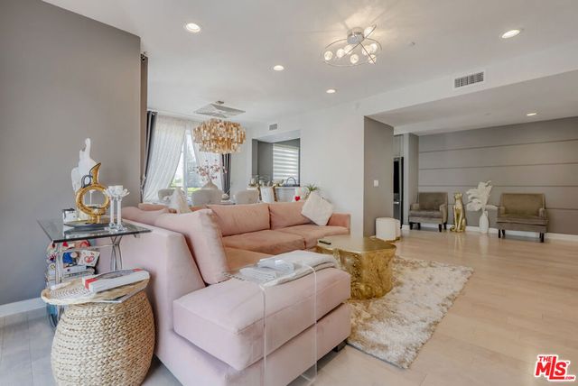 11115 Acama Street 3, Studio City, CA 91602