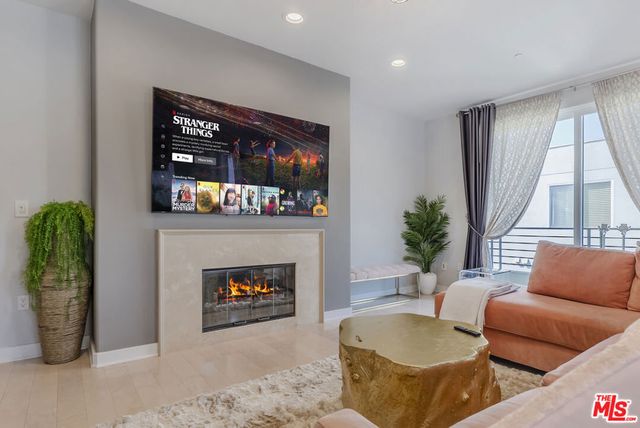 11115 Acama Street 3, Studio City, CA 91602