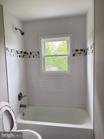 16 YAWMETER DR, Baltimore, MD 21220