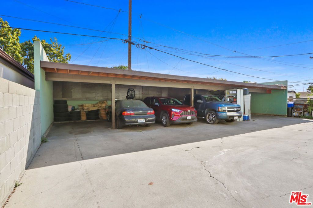 Image 6 of property listing at 6048 King Avenue, Maywood, CA 90270