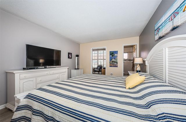 3010 59TH STREET S 302, Gulfport, FL 33707