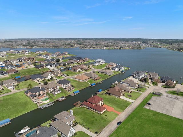 10804 Bourbon Street, Willis, TX 77318