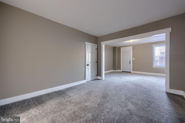 372 E PHILADELPHIA ST, York, PA 17403