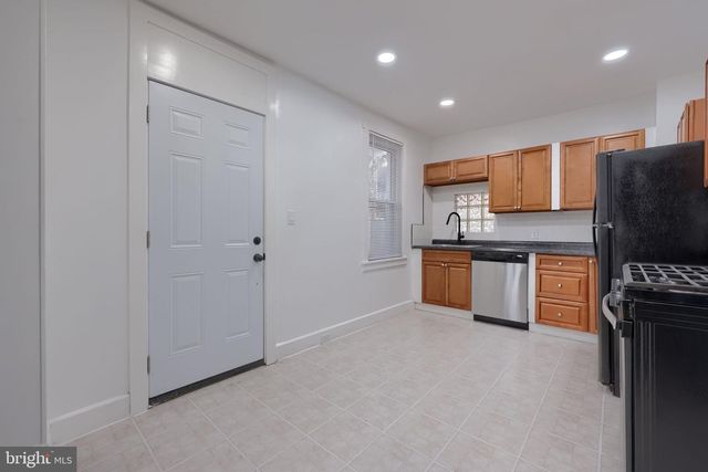 372 E PHILADELPHIA ST, York, PA 17403