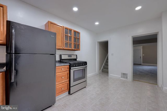 372 E PHILADELPHIA ST, York, PA 17403