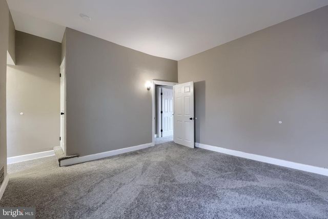 372 E PHILADELPHIA ST, York, PA 17403