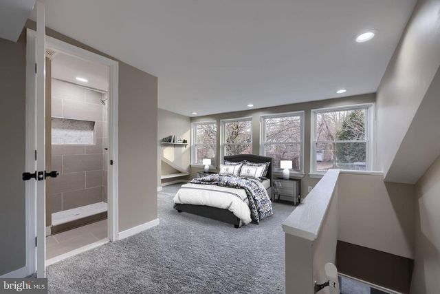 372 E PHILADELPHIA ST, York, PA 17403