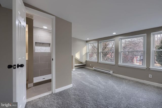 372 E PHILADELPHIA ST, York, PA 17403