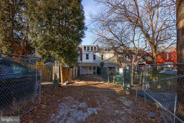 372 E PHILADELPHIA ST, York, PA 17403