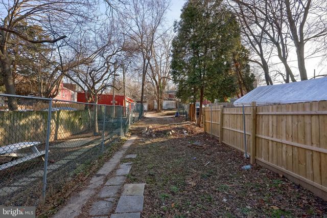 372 E PHILADELPHIA ST, York, PA 17403