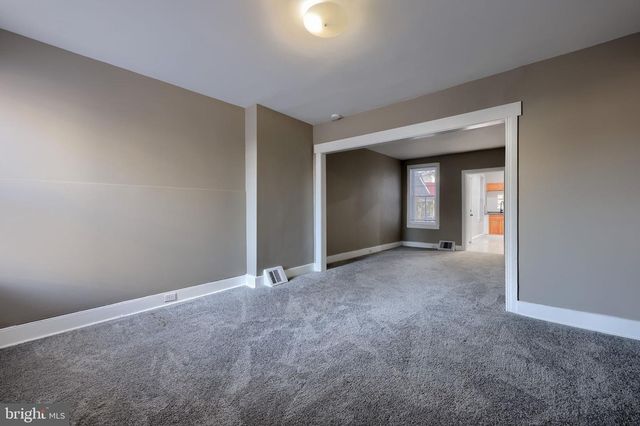 372 E PHILADELPHIA ST, York, PA 17403