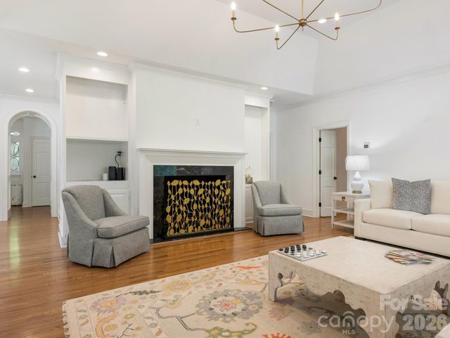 2738 Beverwyck Road, Charlotte, NC 28211