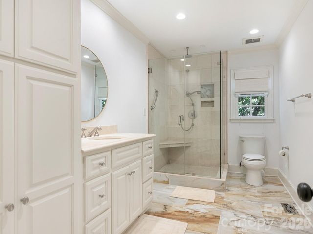 2738 Beverwyck Road, Charlotte, NC 28211