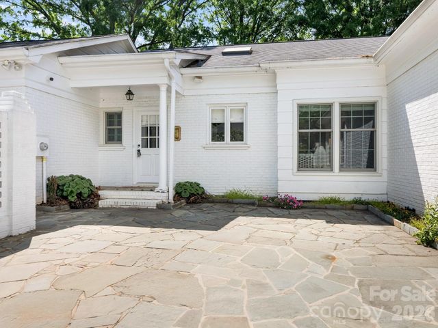2738 Beverwyck Road, Charlotte, NC 28211