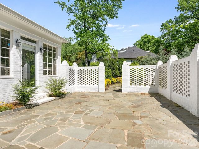 2738 Beverwyck Road, Charlotte, NC 28211