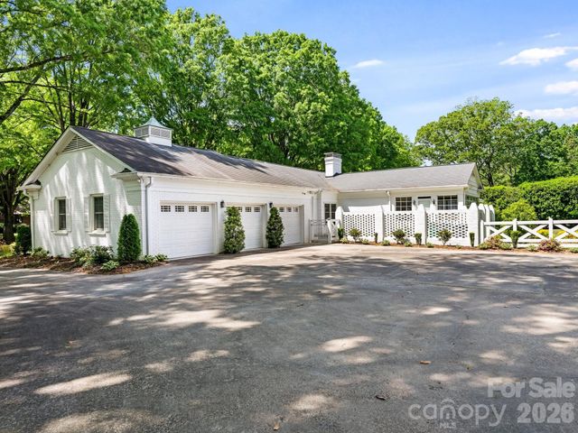 2738 Beverwyck Road, Charlotte, NC 28211