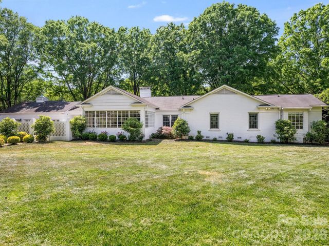 2738 Beverwyck Road, Charlotte, NC 28211