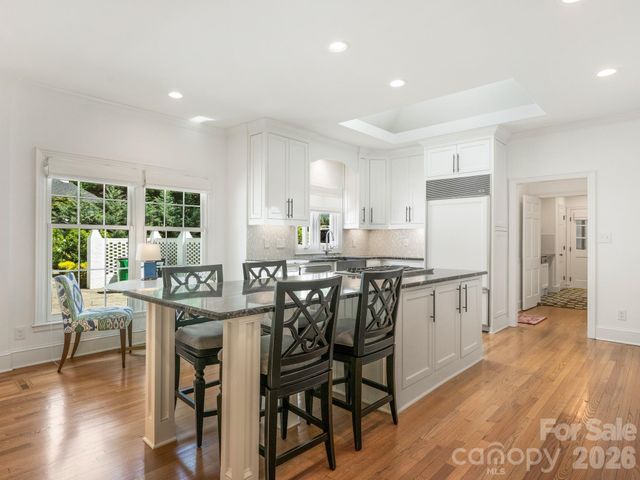 2738 Beverwyck Road, Charlotte, NC 28211
